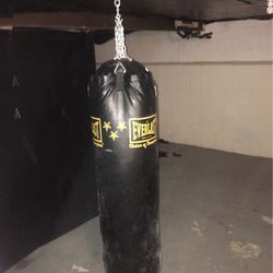 MUST GO BY 2MORO!!! Punching Bag Big (4ft Tall/ 44 Inches Around)
