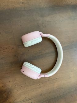 merkury bluetooth wireless headphones (looks like beats)