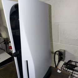 Ps5 With 2 Controllers And 3 Games 