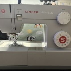 SINGER Heavy Duty Sewing Machine 