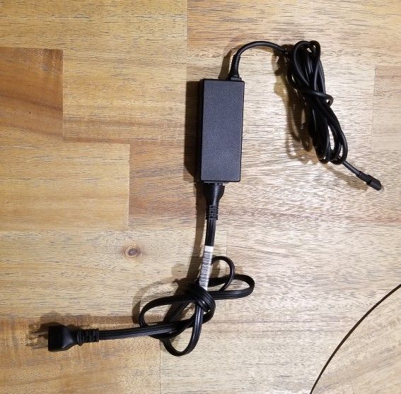 GENUINE HP Power adapter model TPN-LA19 45W USB C (NO CHINESE REPLACEMENT)