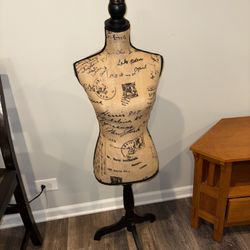 Vintage ladies dress form, mannequin adjustable height