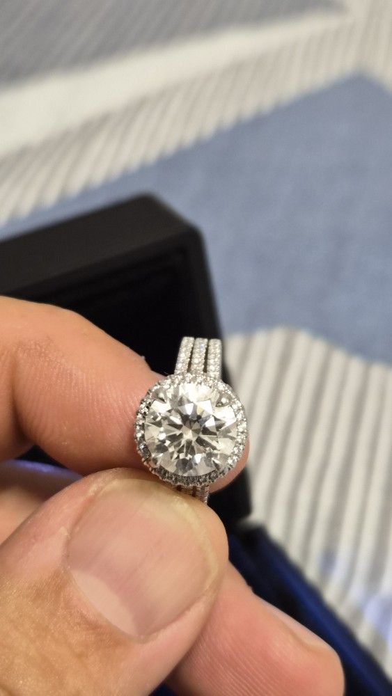 Beautiful Diamond Engagement Ring