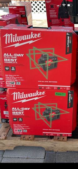 M12 12-Volt Lithium-lon
Cordless Green 250 ft. 3-Plane
Laser Level Kit with One 4.0 Ah Battery, Charger and Case