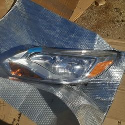 2012-2014 Ford Focus Headlight Left Side