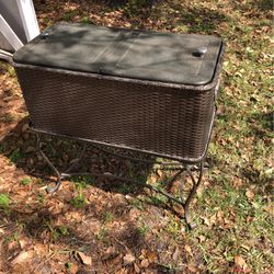 Decorative Cooler With Iron Table