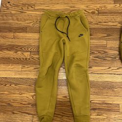 Nike Tech Pants 