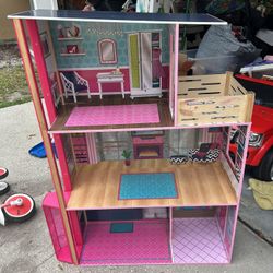 Barbie Doll House 