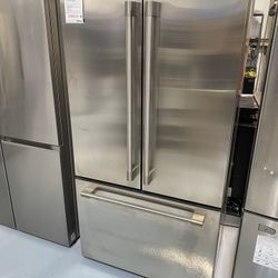 GE Monogram Stainless Steel ENERGYSTAR 23.1 Cu. Ft. Counter Depth French Door Refrigerator 