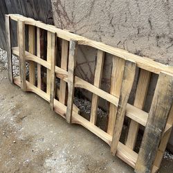 Wood pallet