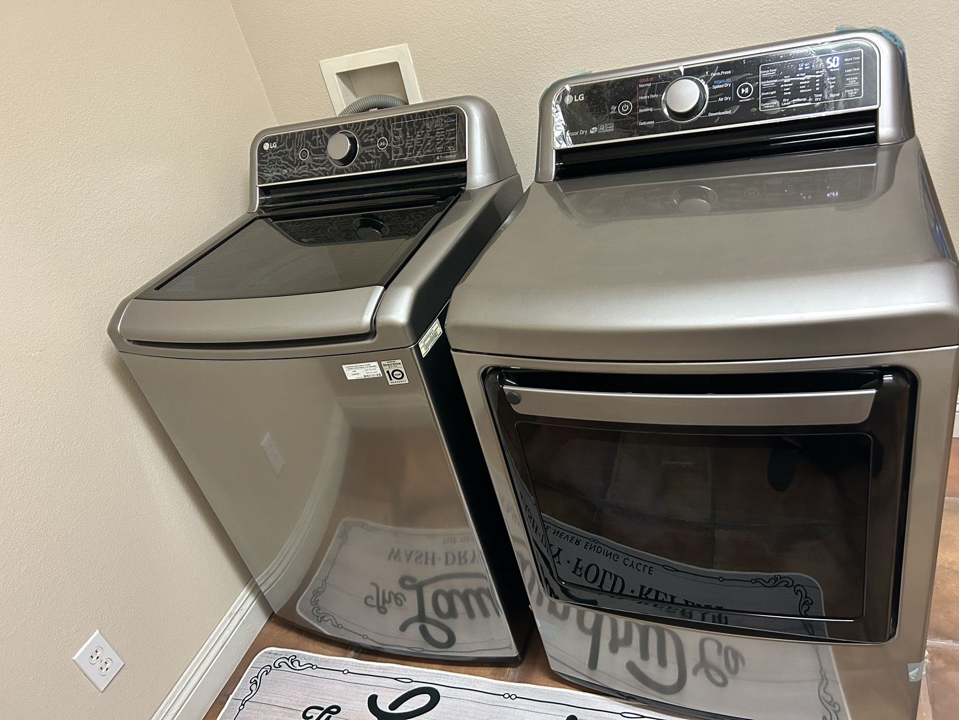 Lg Top Of The Line Washer Gas Dryer With Cell Phone Program