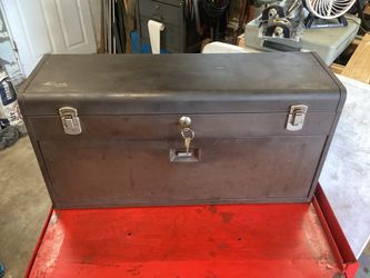 Kennedy eight drawer machinist tool chest with keys