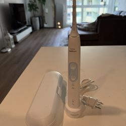 Phillips Sonicare Rechargeable Electric Toothbrush 