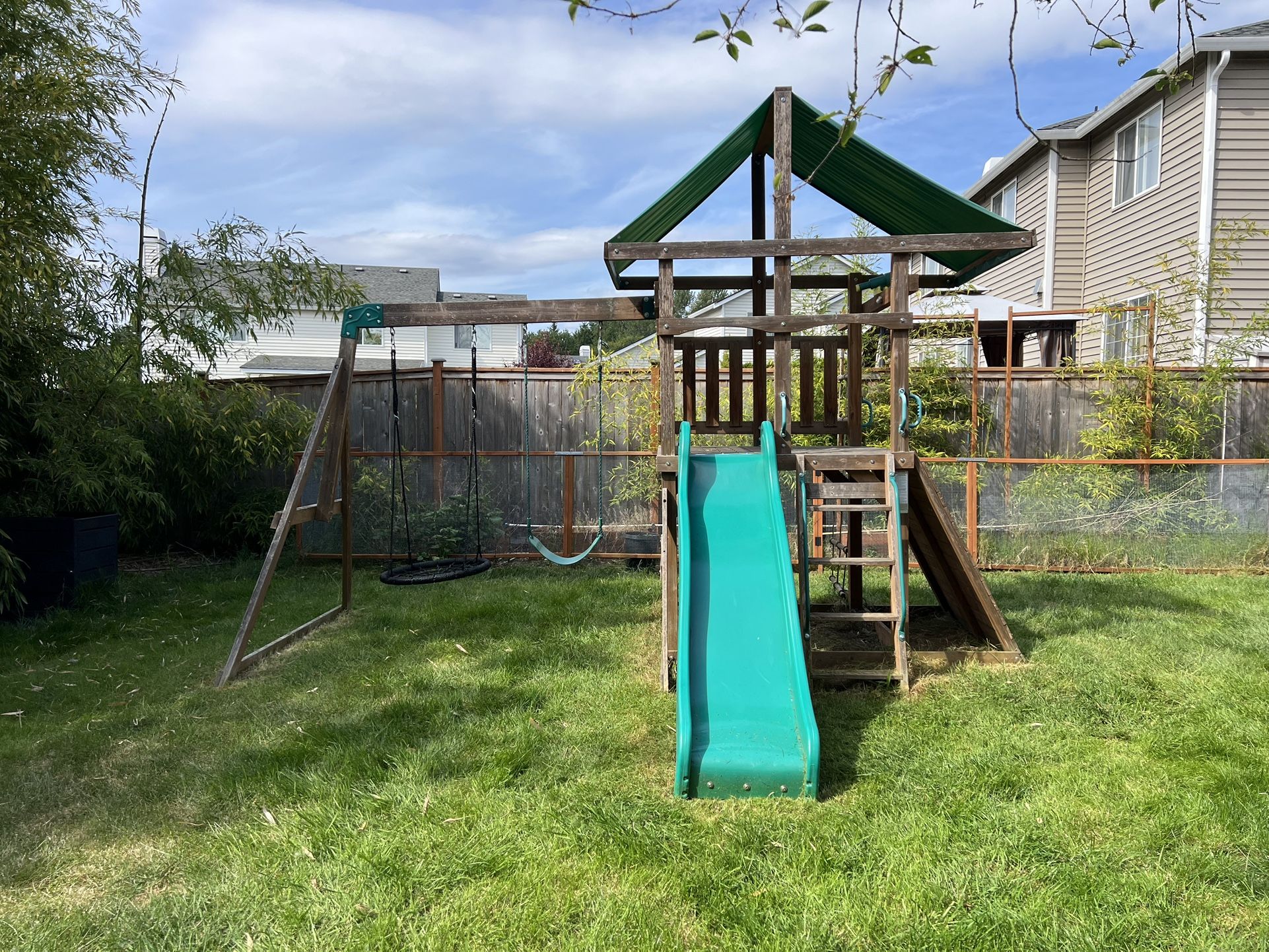 Backyard Discovery Swing Set
