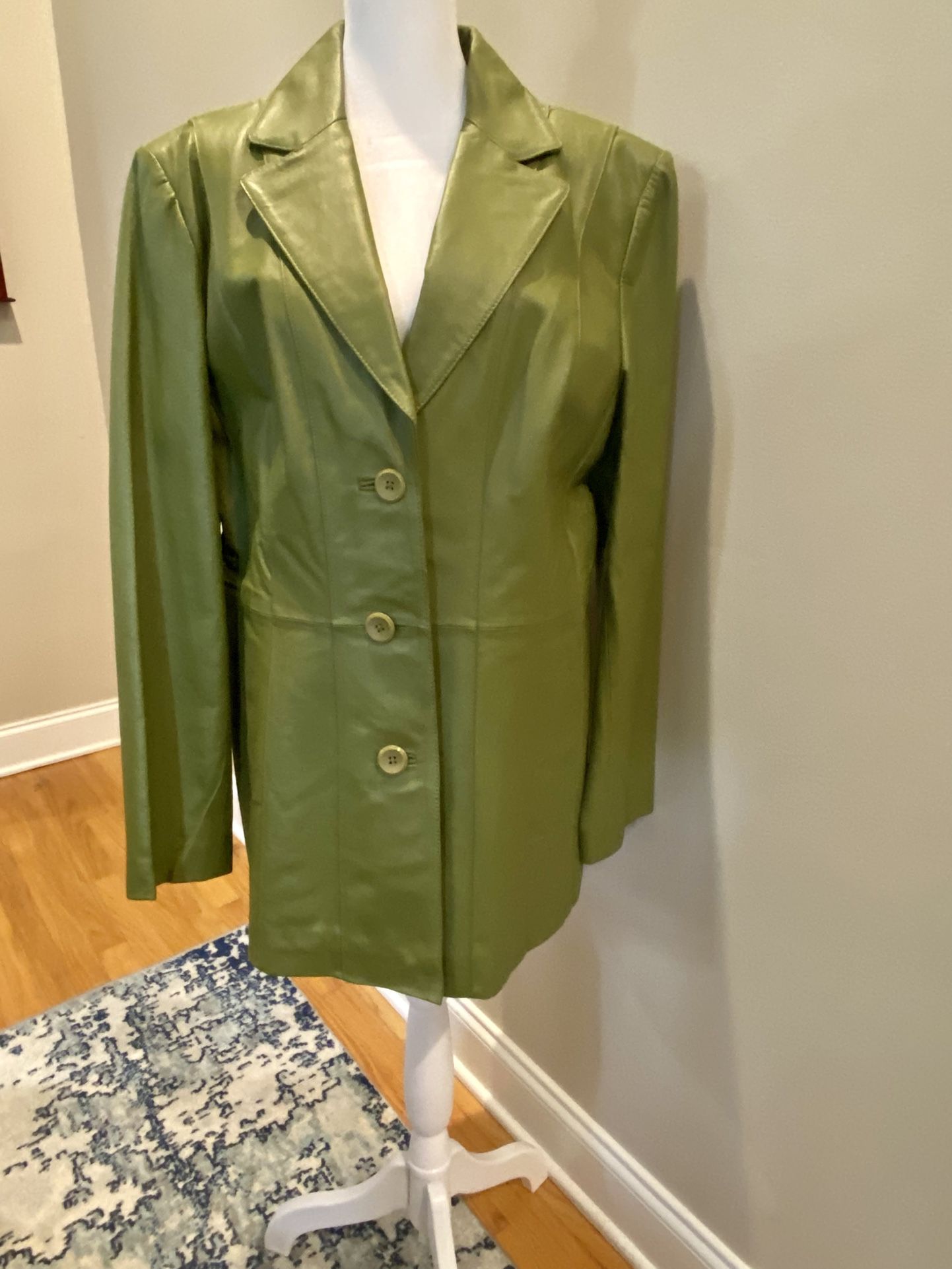 Woman Leather Green Jacket Like New. Size Large