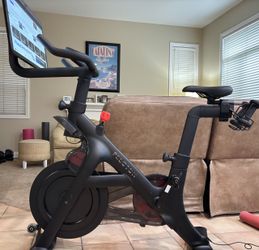 2020 Peloton Bike Plus Over 500 Rides Great Condition - Rancho Santa Margarita, CA