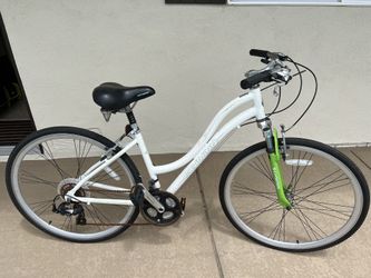 Schwinn 700C Hybrid Bike