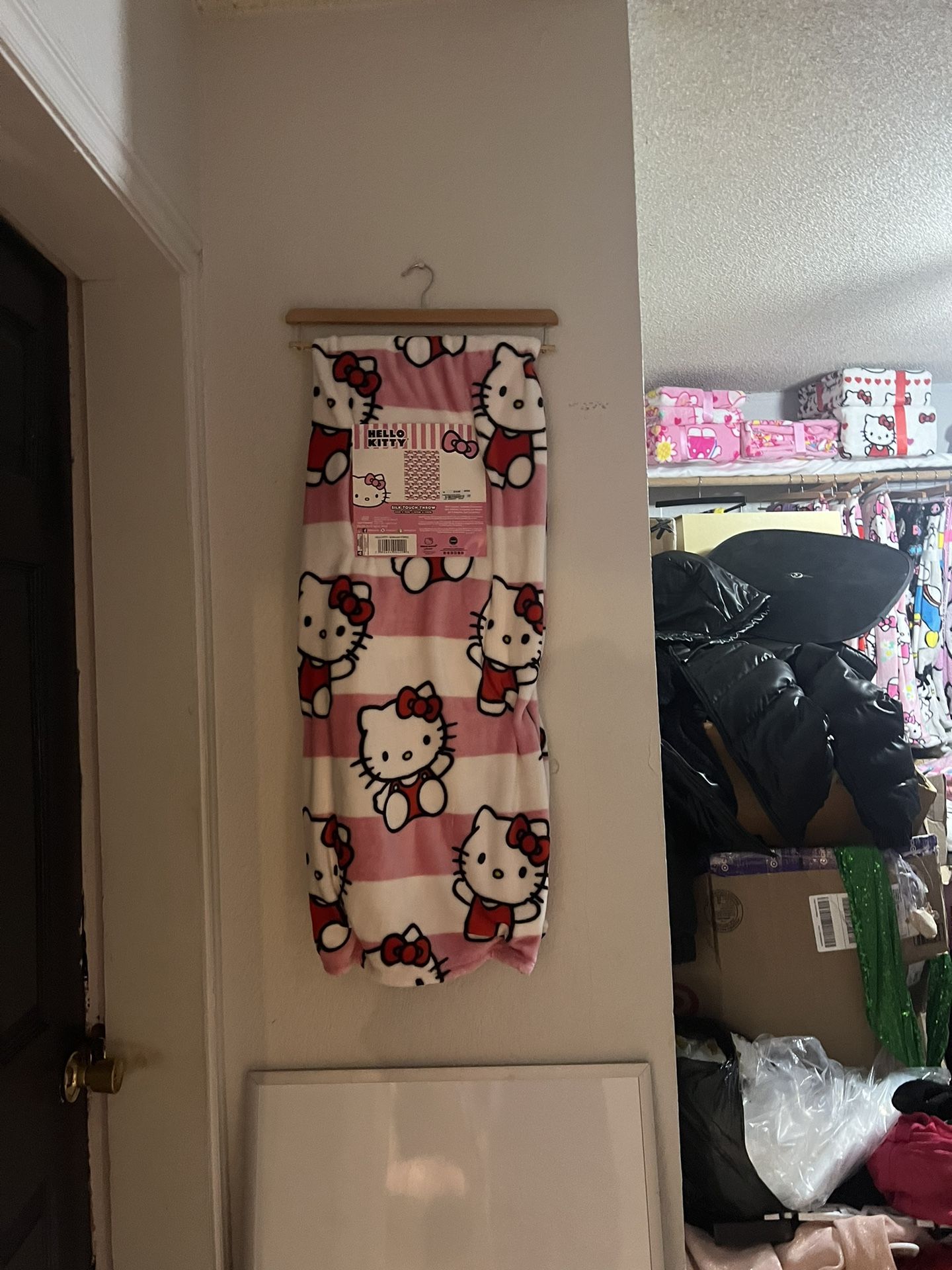 Hello Kitty Blanket