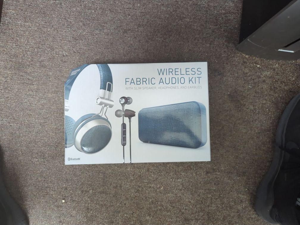 Shaper Image Wireless Audio Kit with Slim Speaker, Headphones and Earbuds