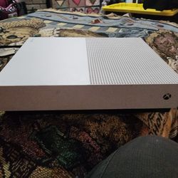 Xbox  One S  Powers On And Then Powrs Off 
