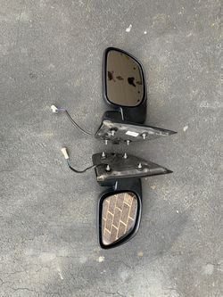 Two 1999 2000 2001 2002 2003 2004 2005 2006 2007 Ford F-250 350 exterior mirrors ñ Monroeville