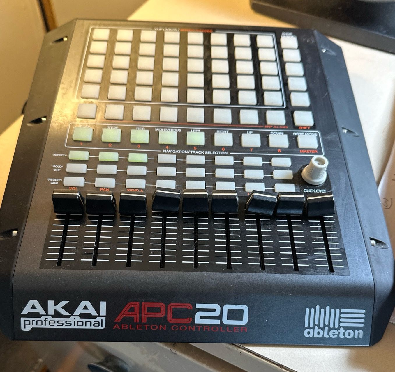 Akai Apc 20