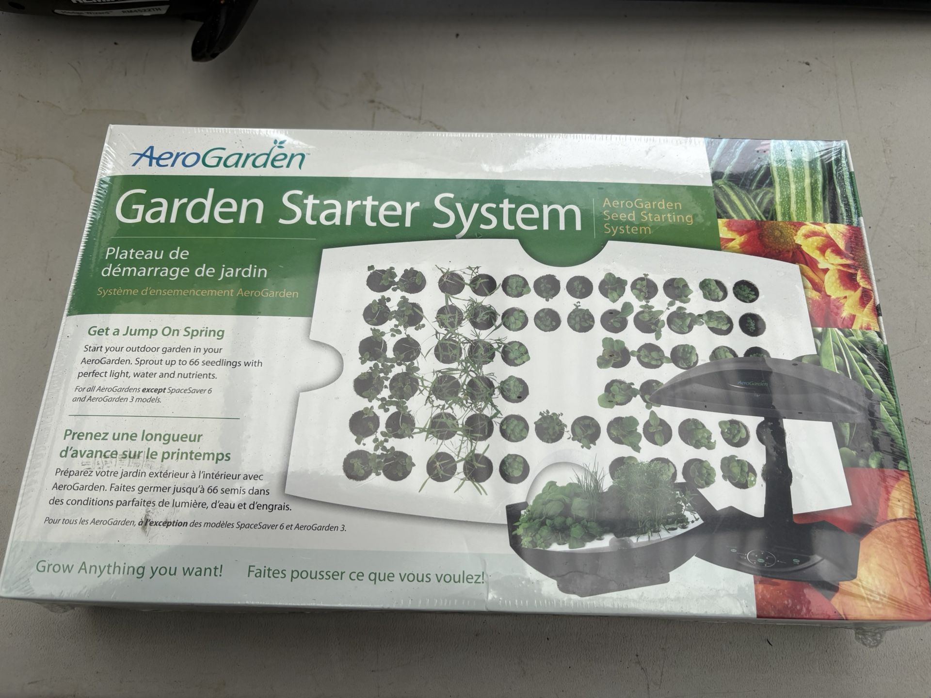 AeroGarden Garden Starter Kit - Never used