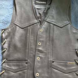 Vintage Harley Davidson, women’s leather vest XS