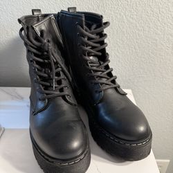 Steve Madden Combat boots