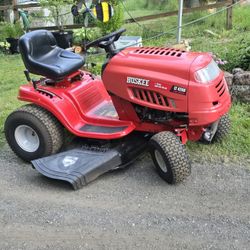 Huskee 42in Cut Riding Lawnmower 