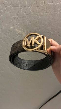 Women’s Micheal Kors Belt reversible Size Small