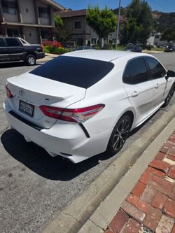 Toyota camry SE Clen Title 2018