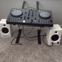 Pioneer FLX4 DJ console with stand and ortizan speakers