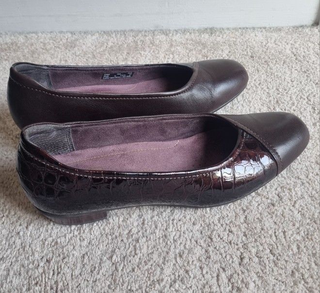 Clarks Artisan Caswelleternity flats 10US