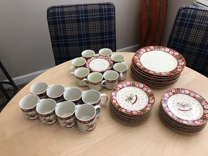 Holiday Dinner Plates