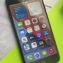 IPhone 7 32 GB unlocked for T-Mobile/Metro PCS/Simple Mobil/Ultra/Laycamobile/Smart GO