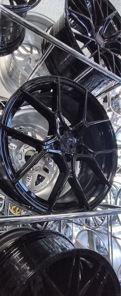 19" Wheels | Bolt Pattern: 5x114.3 (5x4.5) ​Give your ride a clean, aggressive upgrade! High-demand 19-inch wheels in the ultra-versatile 5x114.3 bolt