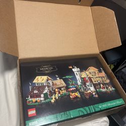 Lego Medieval Town Square 