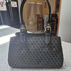 Dooney & Bourke Shoulder Bag With Adjustable Straps