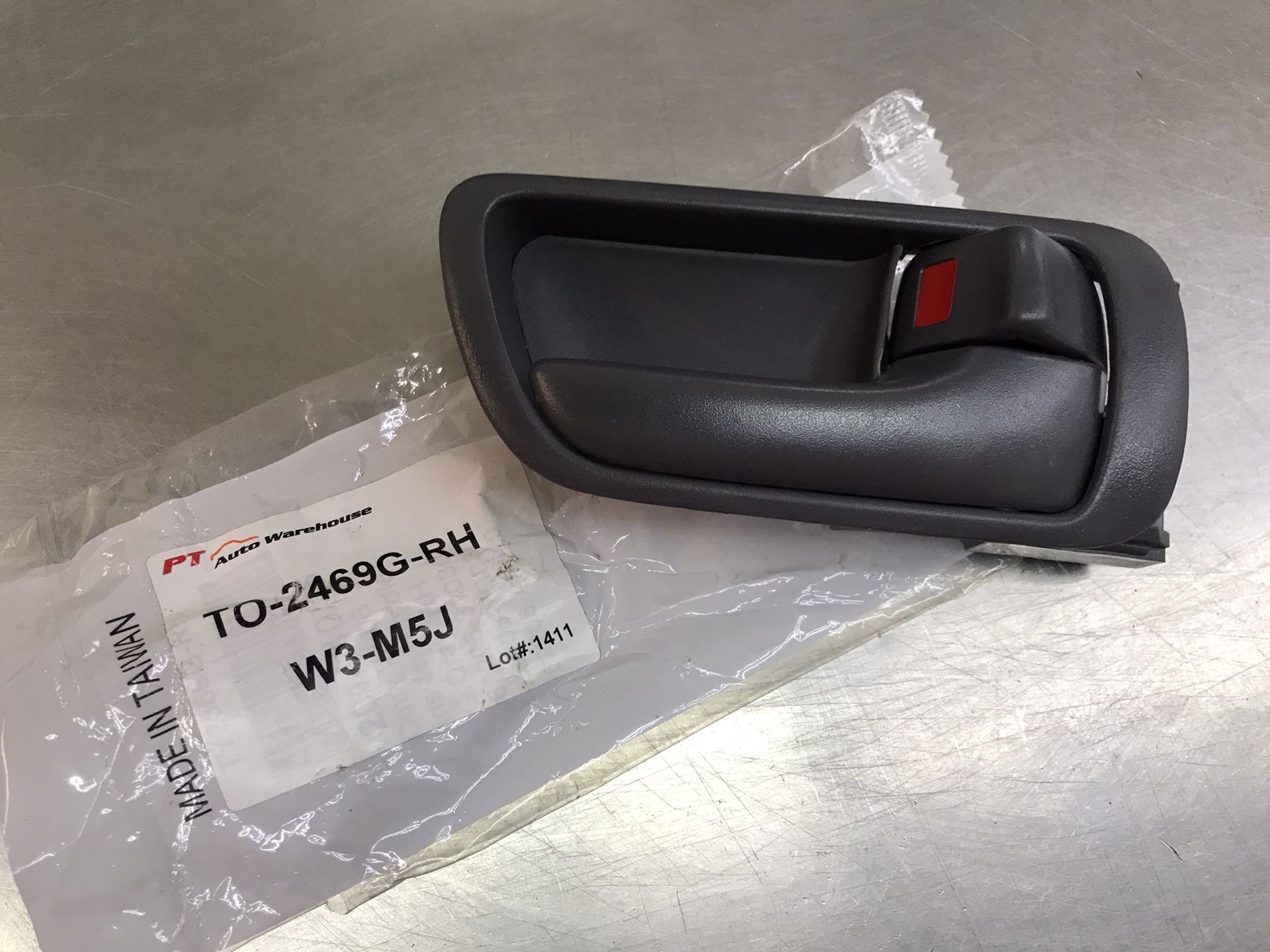 Interior Door Handle fits 02-06 Toyota Camry