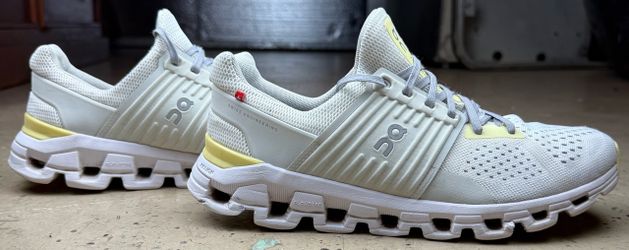 On Cloud Women's 9.5