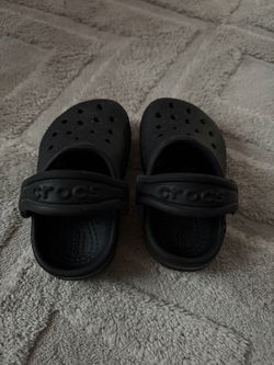 Baby crocs size 4C