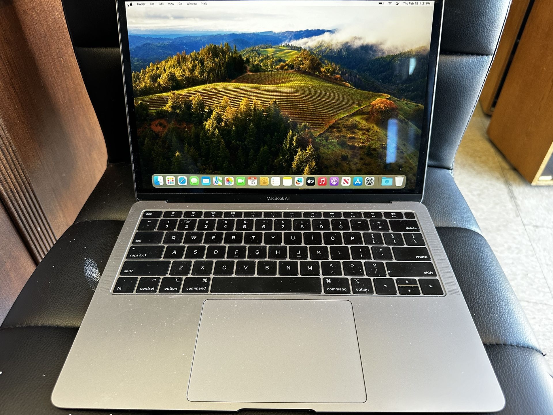 Macbook Air 13 inches- MacOS Sonoma