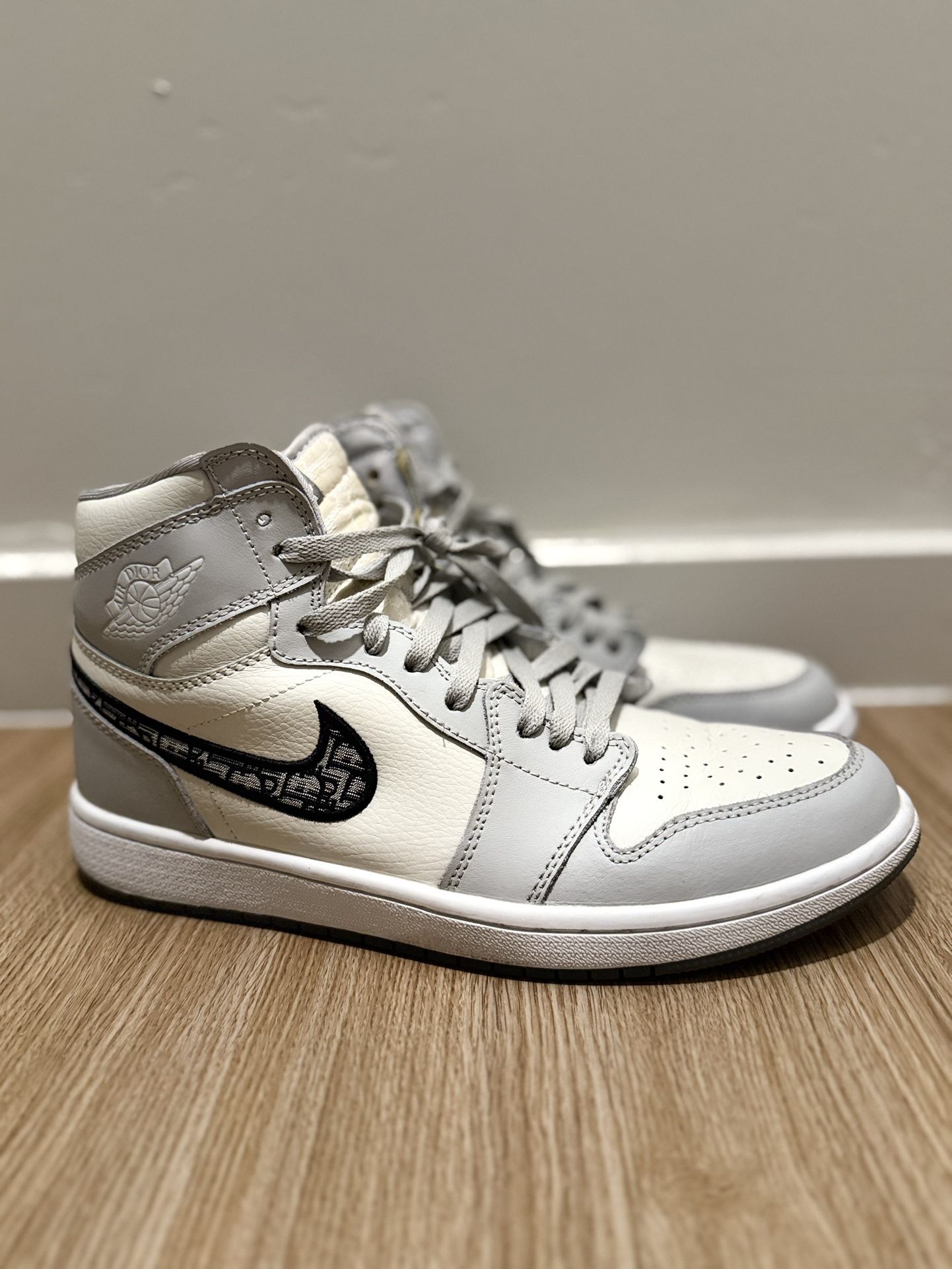 Jordan 1 Retro High Dior