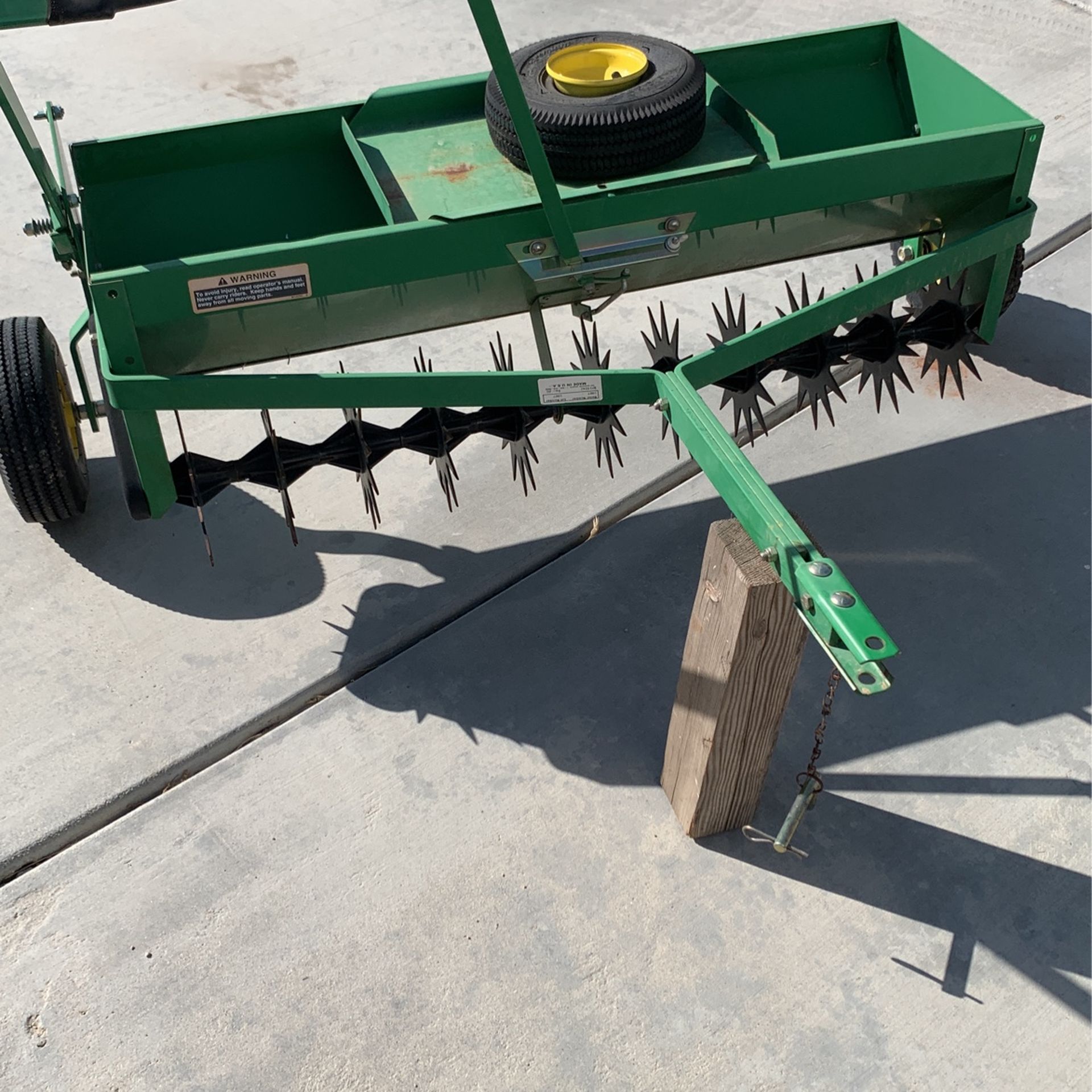 John Deere 40” Tow-behind Aerator/Spreade