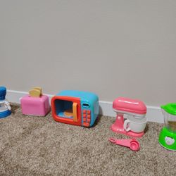 Kid's Play Kitchen Appliances And Food Items 