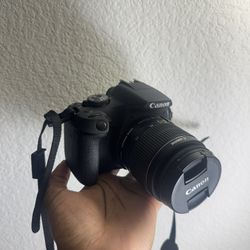 CANON EOS REBEL T7 
