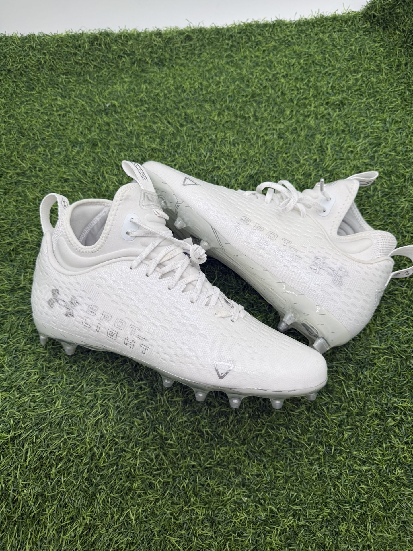 New Under Armor Spot Light White Football Cleats
