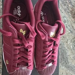 🌟New in Box Adidas Superstar 🌟– Burgundy Suede –Men Size 8 – $50