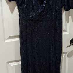 WOMAN FORMAL DRESS.  New / Navy Blue / Size 16 From Macys 